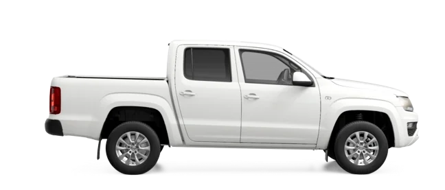 Volkswagen Amarok Comfortline color blanca, de perfil, lado derecho sobre un fondo blanco.